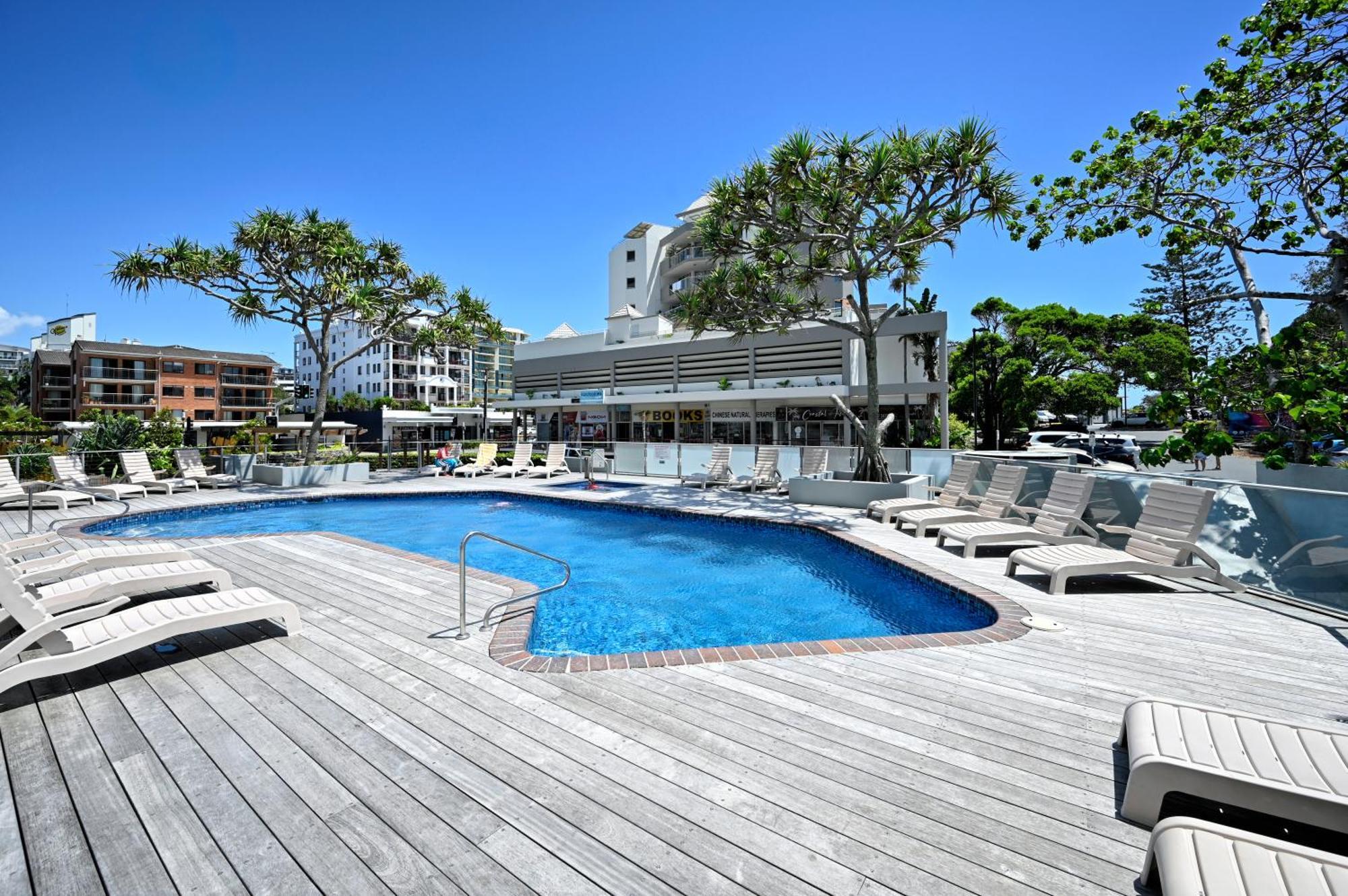 Sun, Surf, And At Parkyn! Apartment *