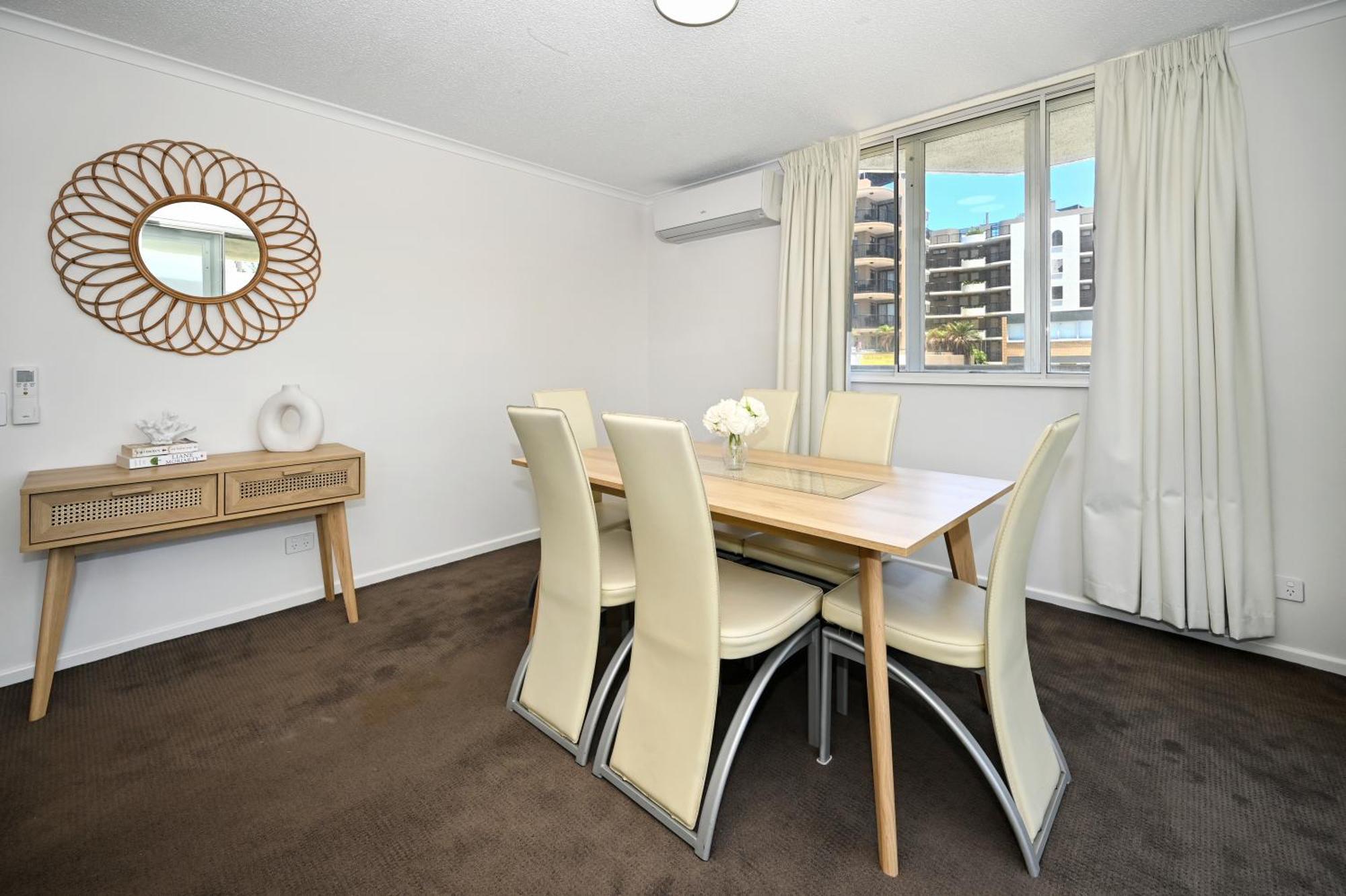 Sun, Surf, And At Parkyn! Apartment *